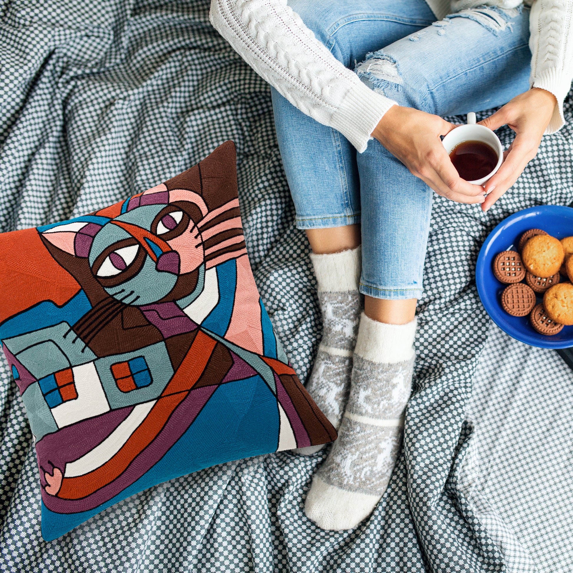 Picasso Painting | Embroidered cushion | Throw Pillows For Couch |Throw Pillow Design | Cushion Cover | Frida Kahlo Style 2